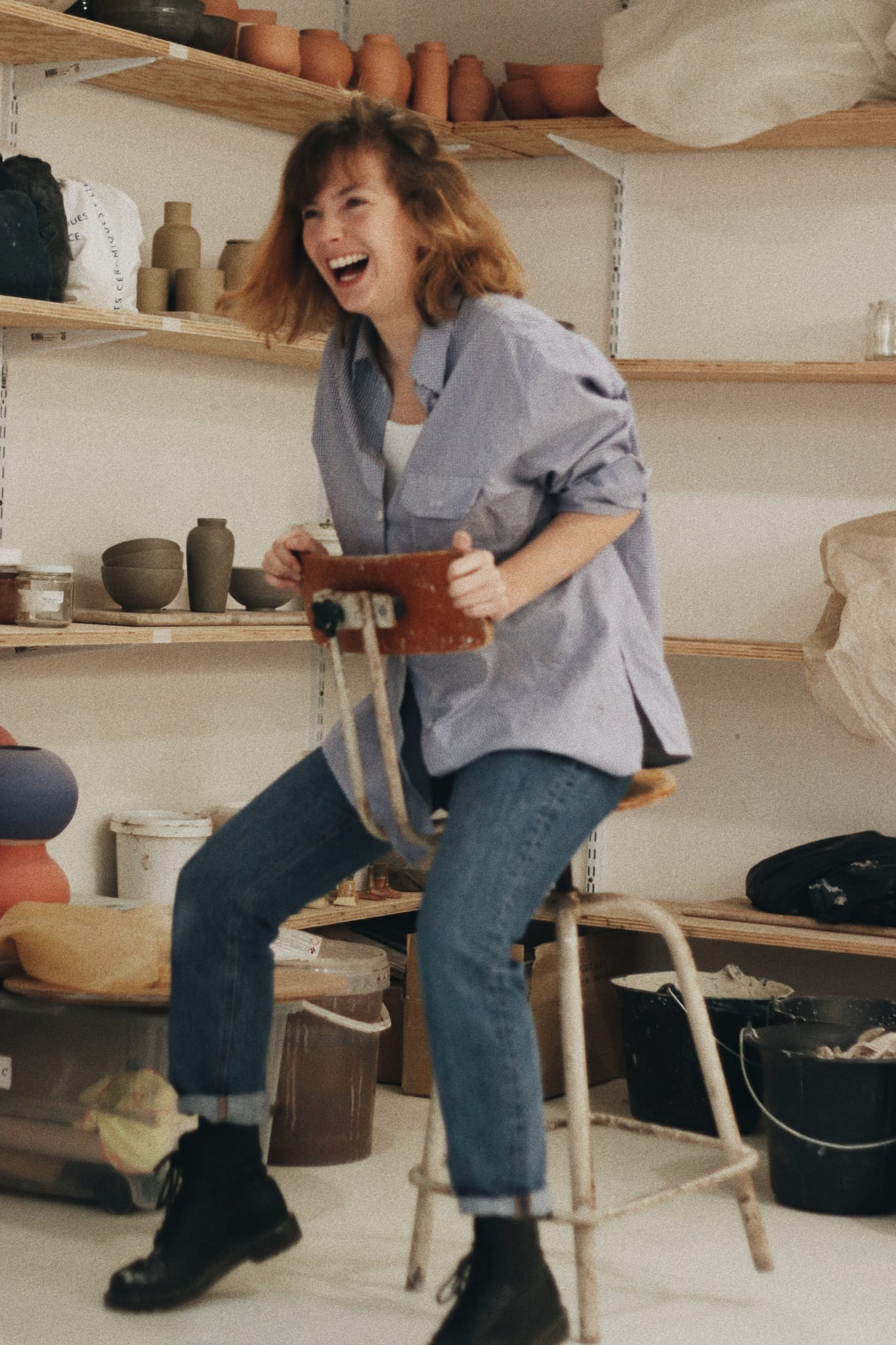 Portrait de Clémence aka.marylou dans son atelier